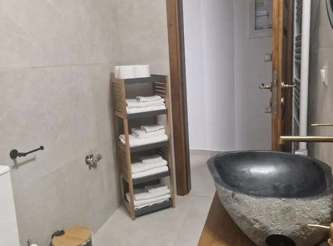 Appartamento Melato Valtessiniko